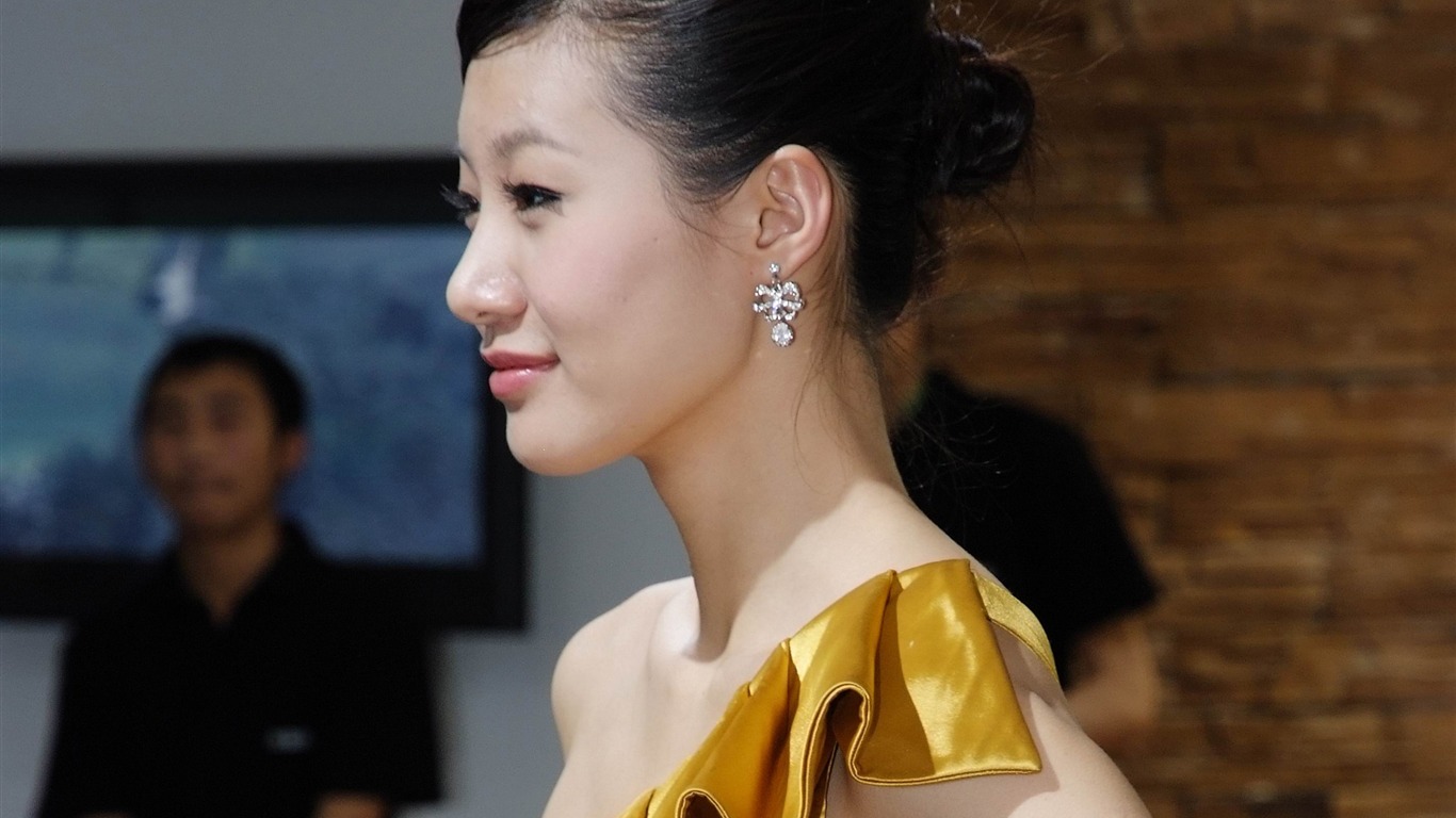 2010北京国际车展 美女车模 (螺纹钢作品)13 - 1366x768