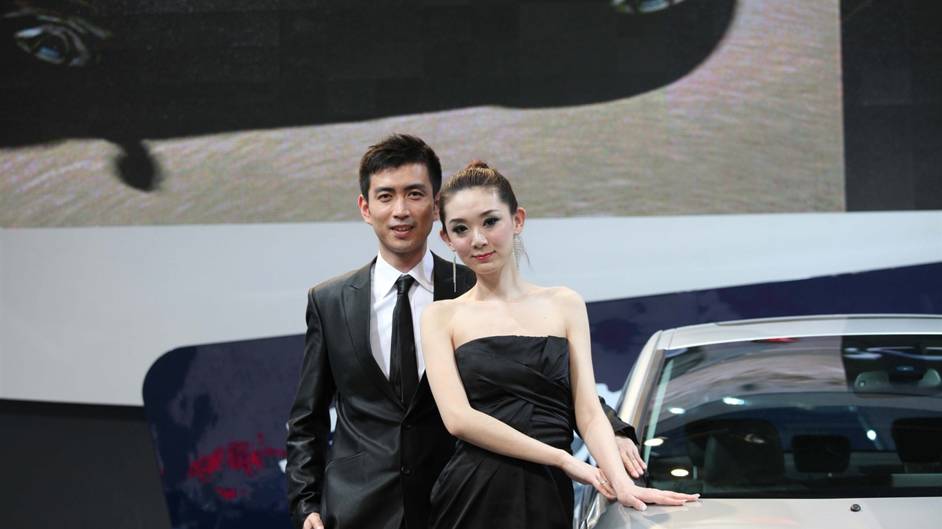 2010 v Pekingu Mezinárodním autosalonu krása (2) (vítr honí mraky práce) #35 - 1366x768