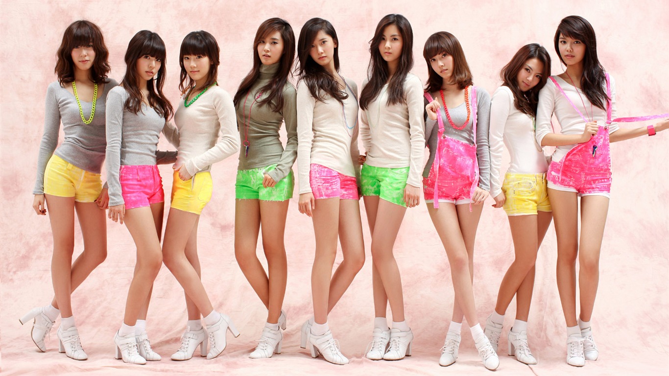 Fond d'écran Generation Girls (2) #17 - 1366x768