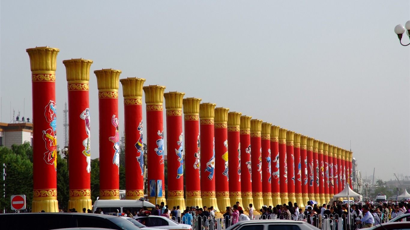 Costumes, Tiananmen Square (rebar works) #6 - 1366x768