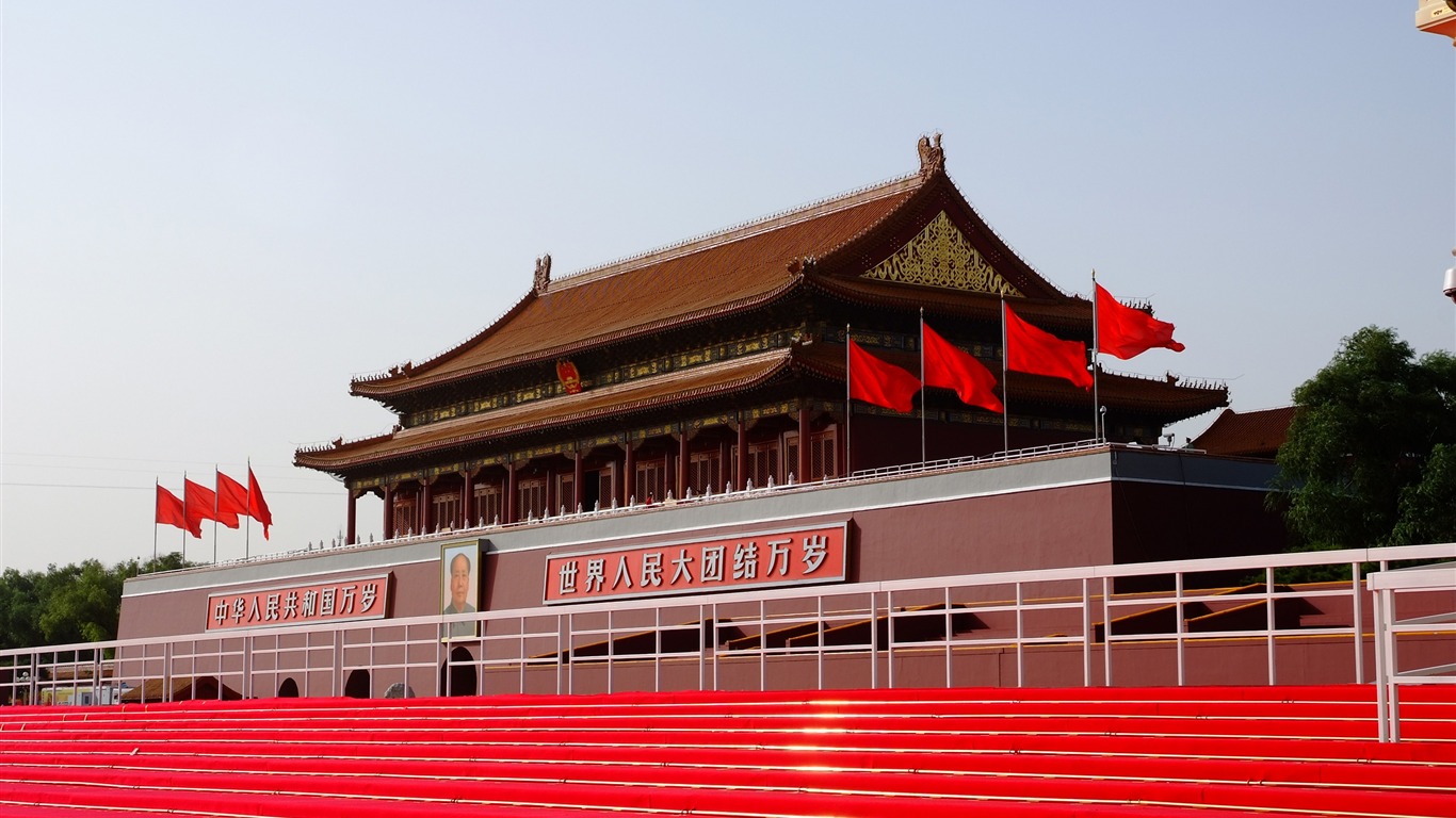 Costumes, Tiananmen Square (rebar works) #11 - 1366x768