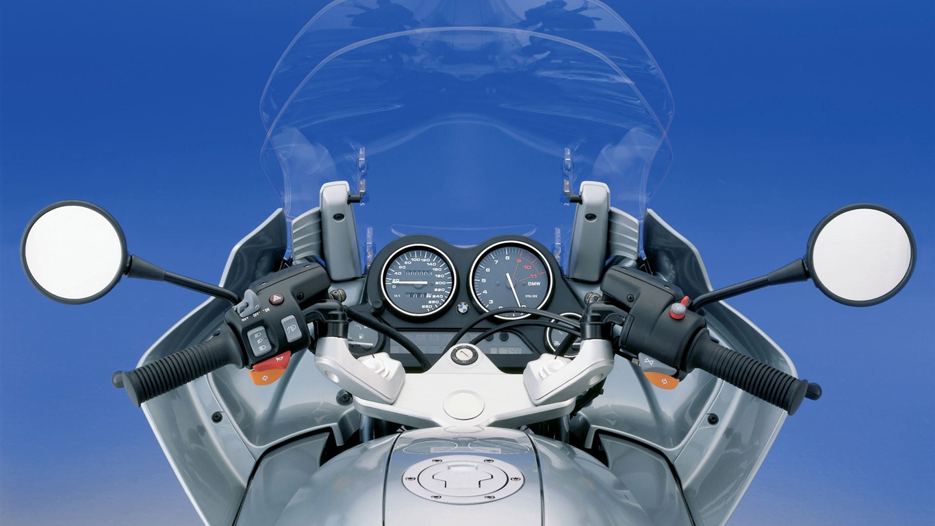 BMW motorcycle wallpapers (4) #12 - 1366x768