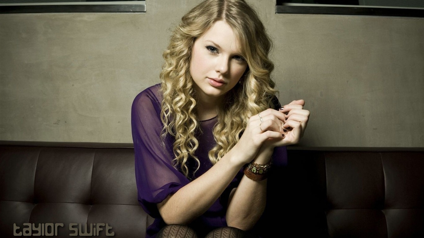 Taylor Swift beau fond d'écran #21 - 1366x768