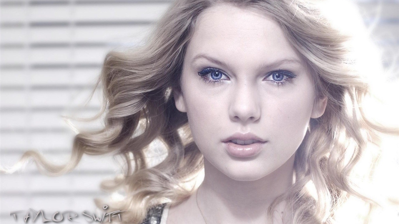 Taylor Swift beautiful wallpaper #43 - 1366x768
