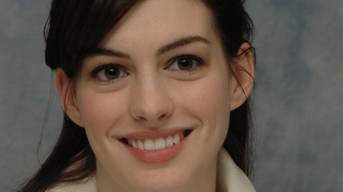 Anne Hathaway schöne Tapete (2) #2 - 1366x768