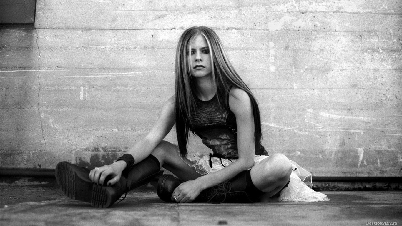 Avril Lavigne beautiful wallpaper (3) #7 - 1366x768