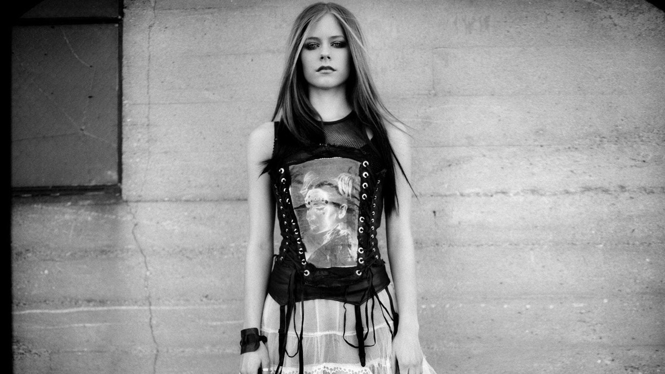 Avril Lavigne 艾薇儿·拉维妮 美女壁纸(三)8 - 1366x768