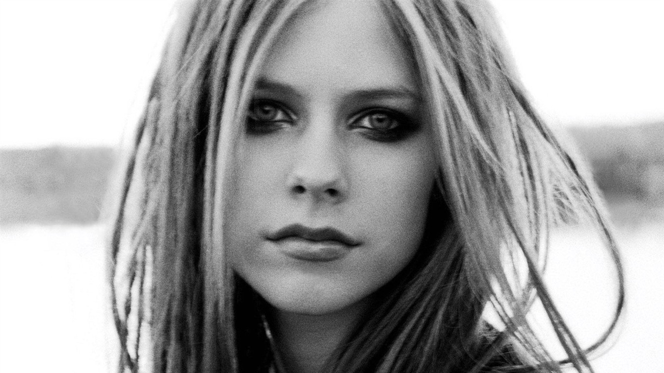 Avril Lavigne 艾薇儿·拉维妮 美女壁纸(三)11 - 1366x768