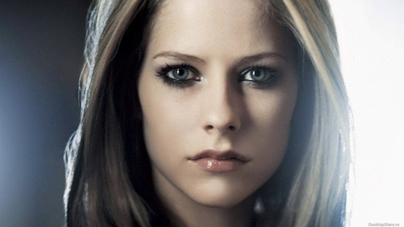 Avril Lavigne beau fond d'écran (3) #15 - 1366x768