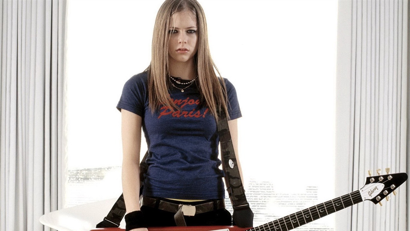 Avril Lavigne beau fond d'écran (3) #18 - 1366x768