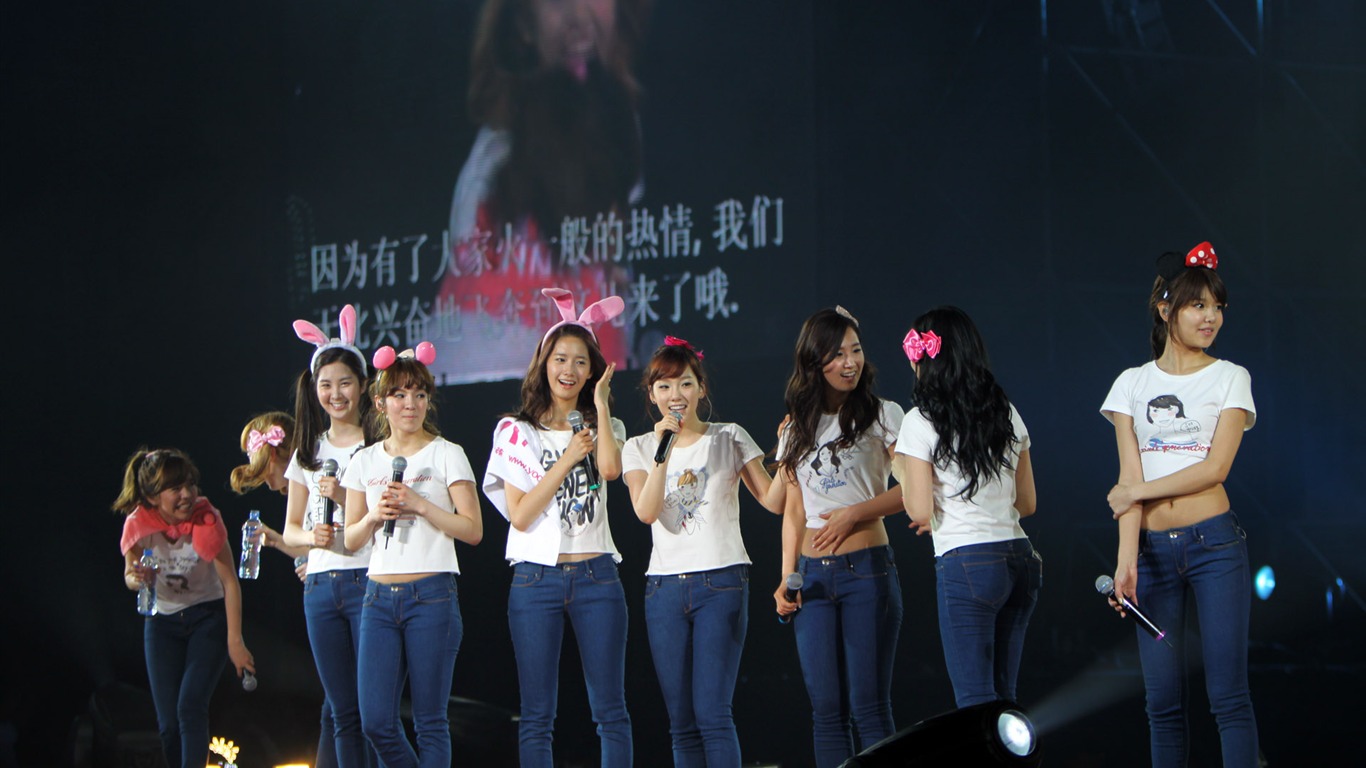Fond d'écran Girls Generation concert (2) #3 - 1366x768