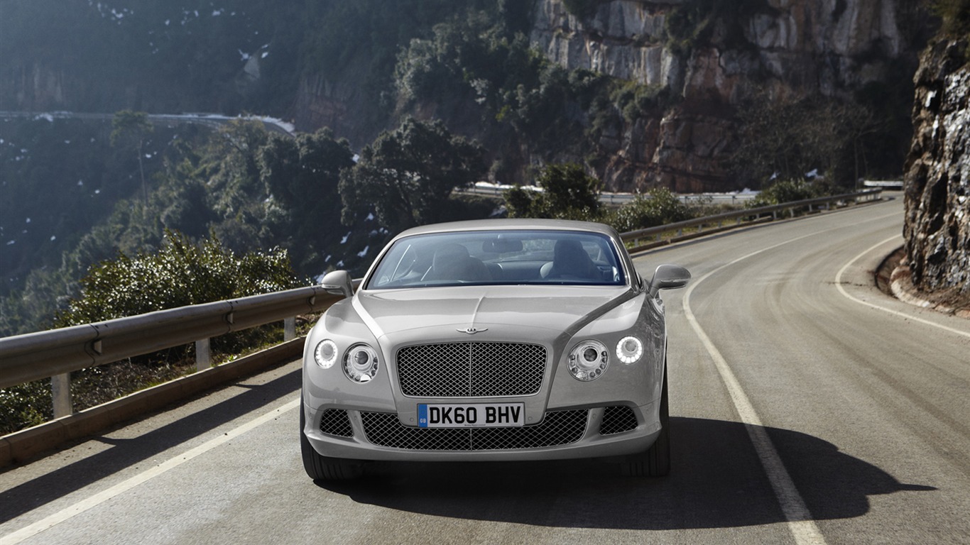 Bentley Continental GT - 2010 fondos de escritorio de alta definición #4 - 1366x768