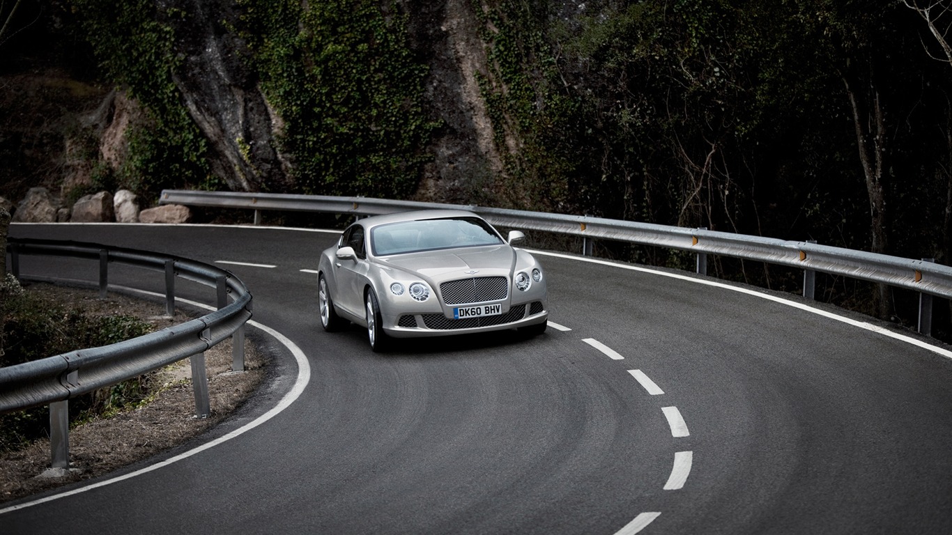 Bentley Continental GT - 2010 fondos de escritorio de alta definición #9 - 1366x768