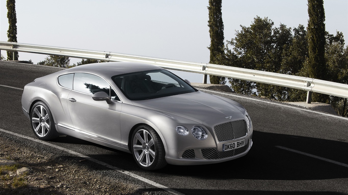 Bentley Continental GT - 2010 HD обои #11 - 1366x768