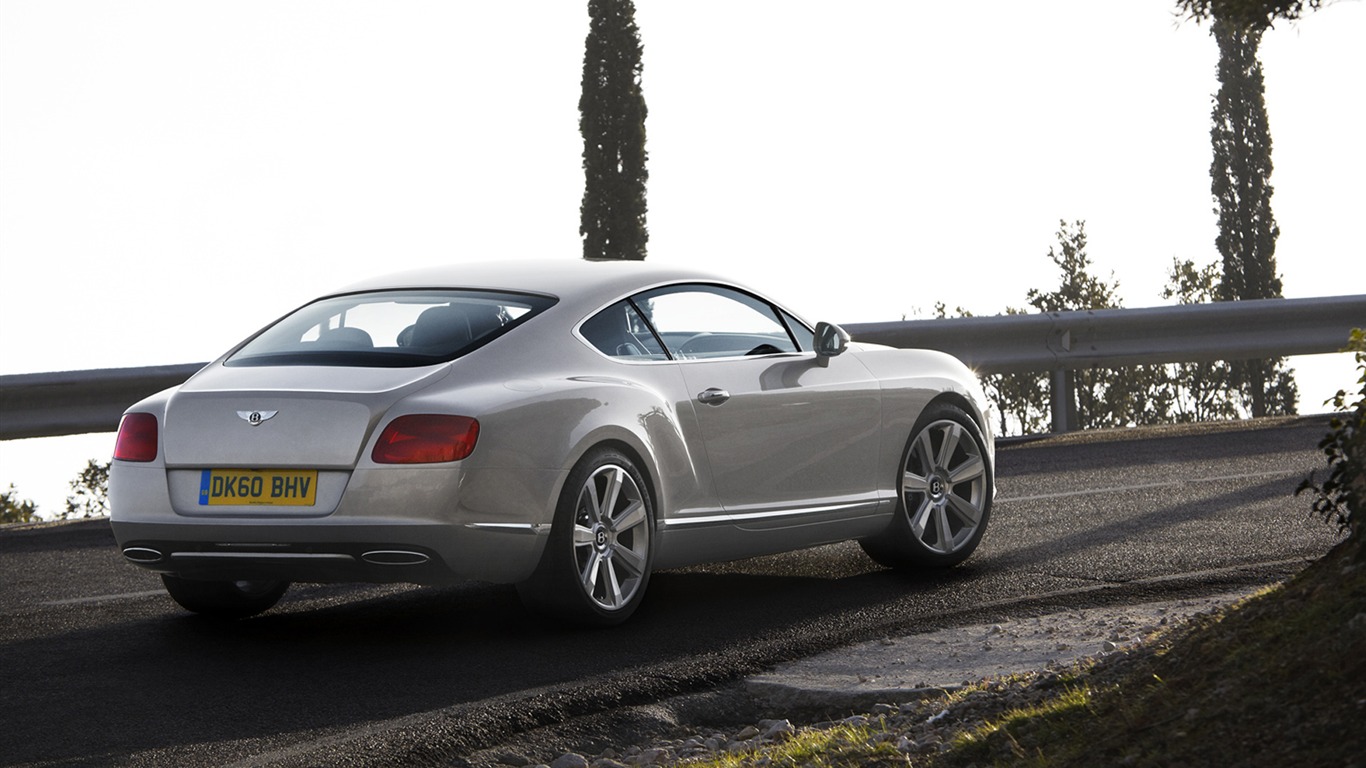 Bentley Continental GT - 2010 fonds d'écran HD #13 - 1366x768