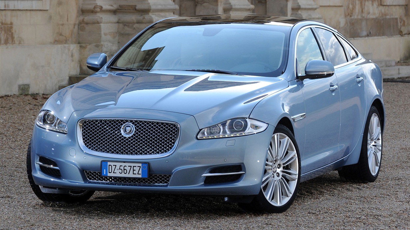 Jaguar XJL - 2010 HD обои #12 - 1366x768