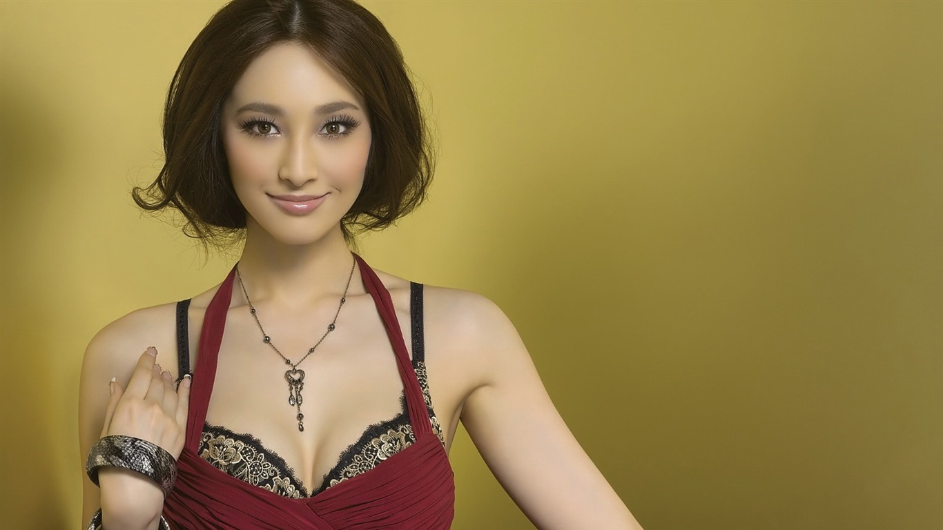 吴佩慈 美女壁纸2 - 1366x768