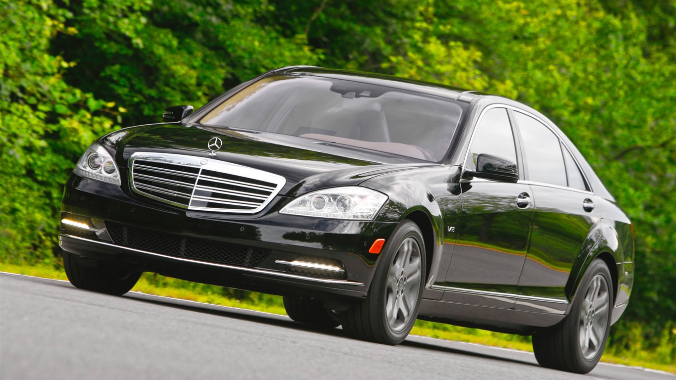 Mercedes-Benz S600 - 2010 HD обои #1 - 1366x768