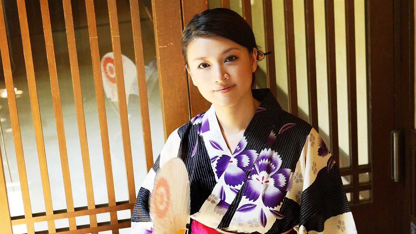 Shimazaki Wakako krásnou tapetu #14 - 1366x768
