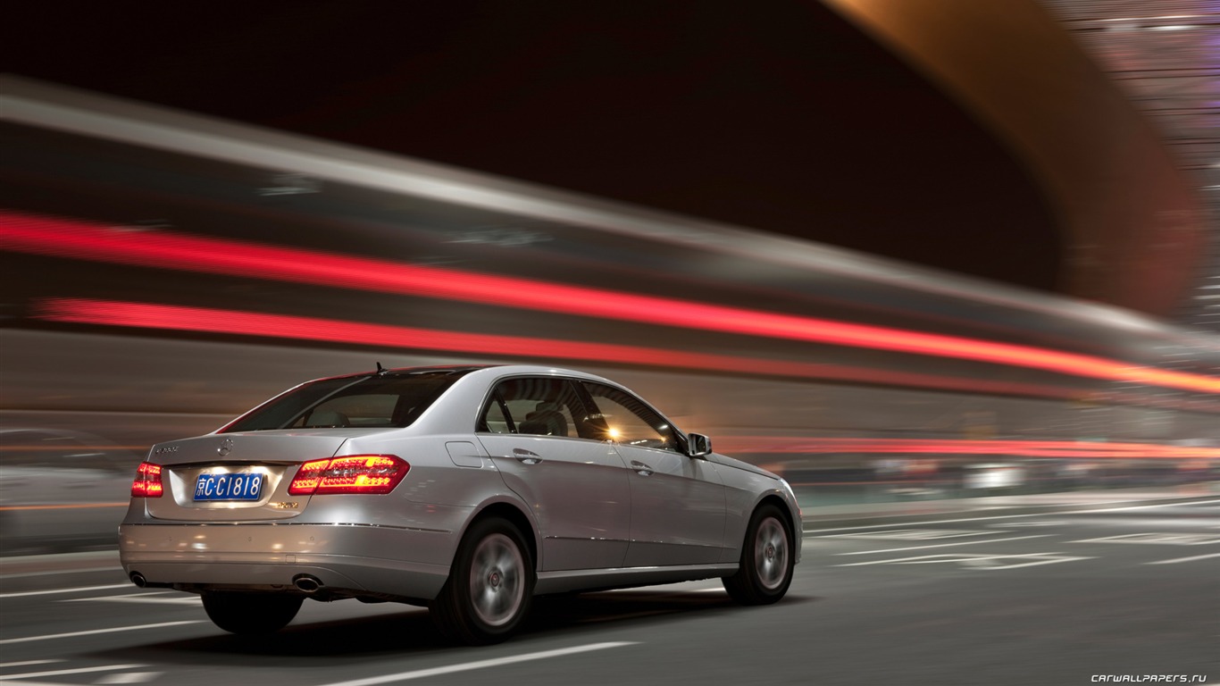 Mercedes-Benz E-Class Long Version - 2010 HD wallpaper #3 - 1366x768