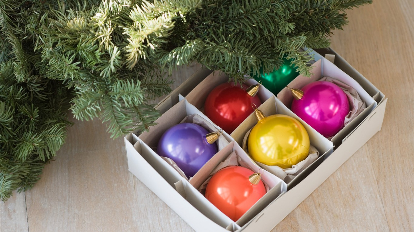 Рождественские шары обои (8) #14 - 1366x768