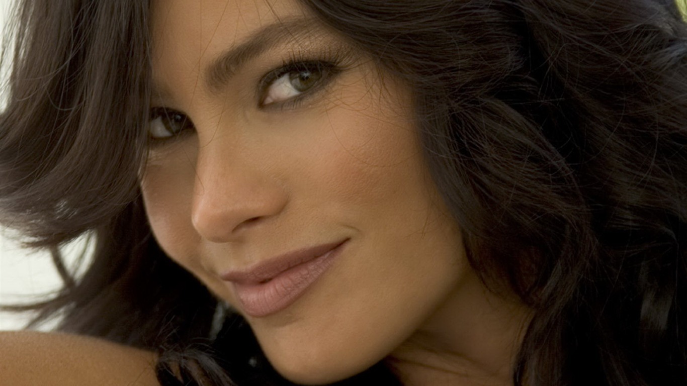 Sofia Vergara 索菲婭·維加拉 美女壁紙 #49 - 1366x768