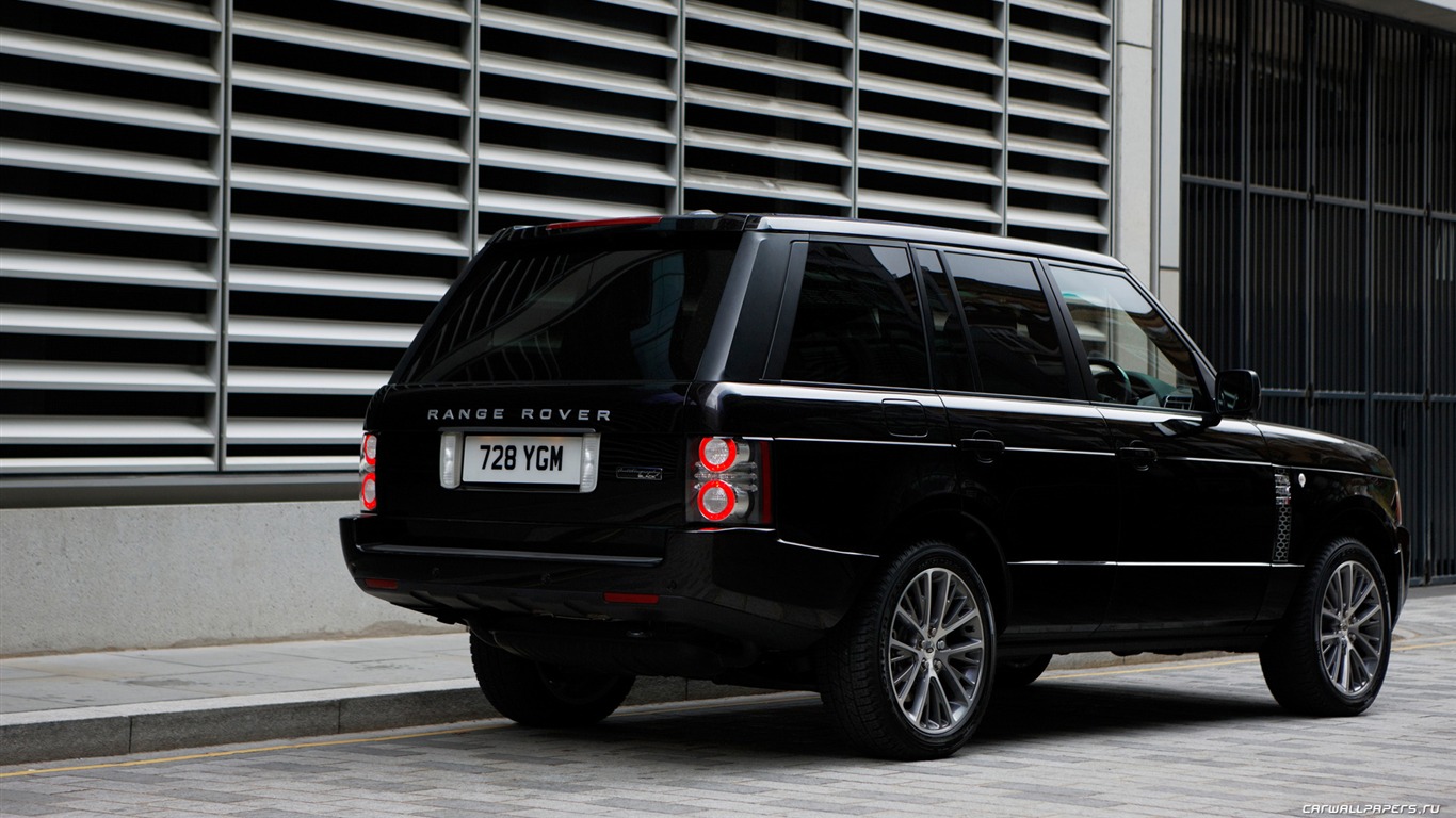 Land Rover Range Rover Black Edition - 2011 HD Wallpaper #4 - 1366x768