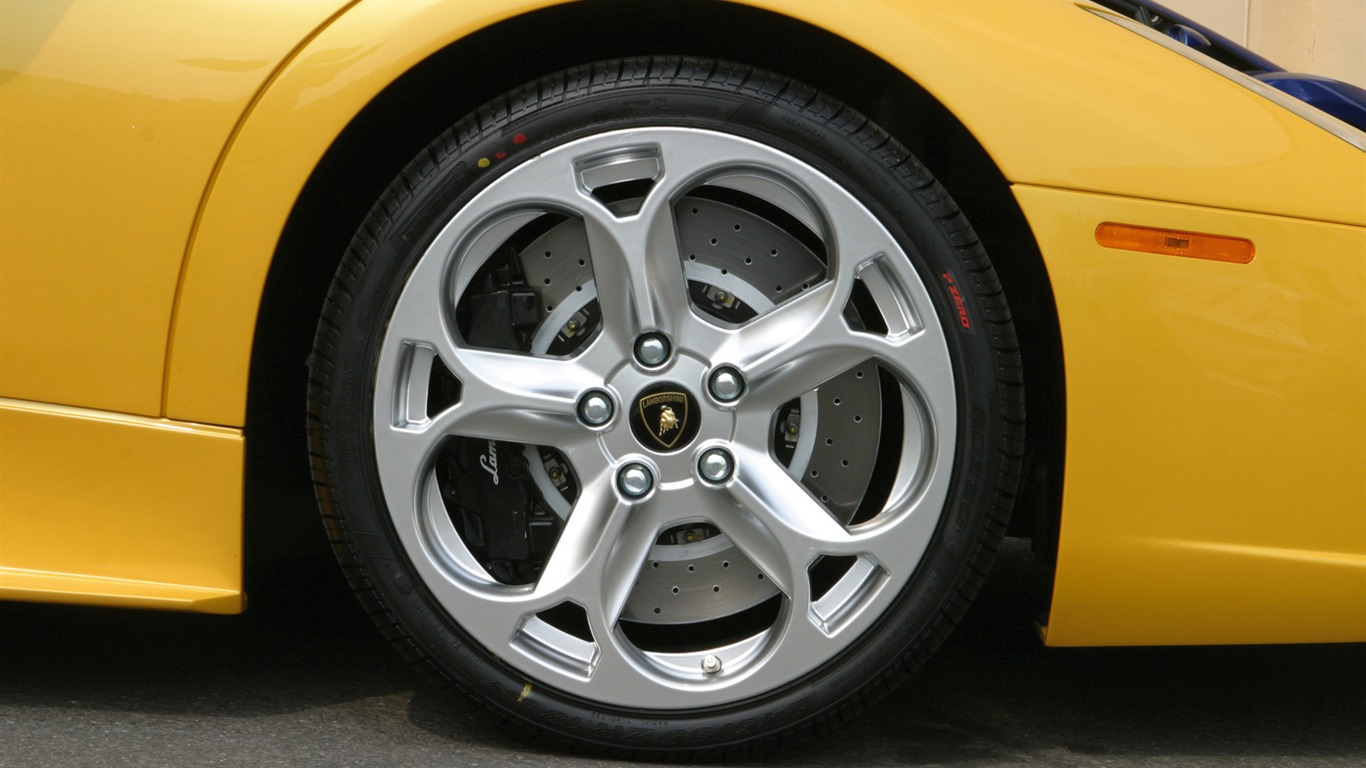 Lamborghini Murcielago Roadster - 2004 HD обои #41 - 1366x768