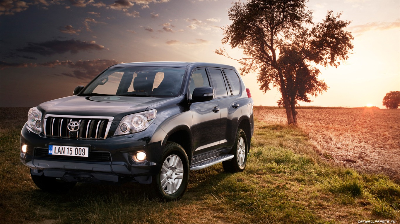 Toyota Land Cruiser Prado - 2009 HD wallpaper #1 - 1366x768