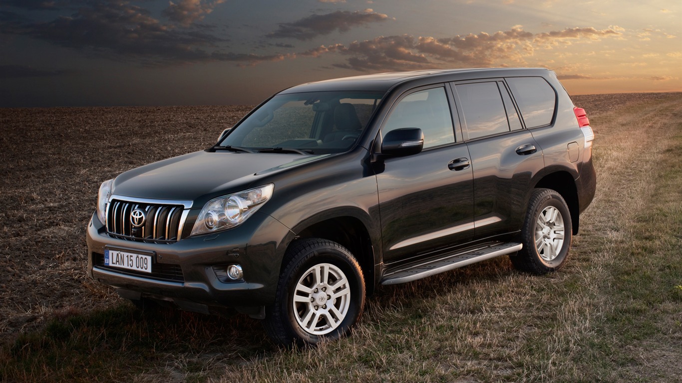 Toyota Land Cruiser Prado - 2009 HD Wallpaper #11 - 1366x768