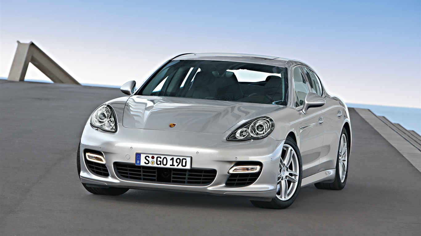 Porsche Panamera Turbo - 2009 保时捷32 - 1366x768