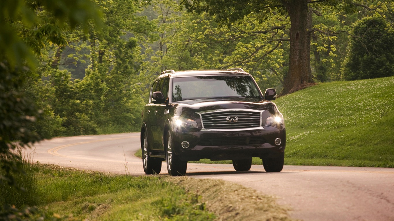 Infiniti QX56 - 2011 HD wallpaper #5 - 1366x768