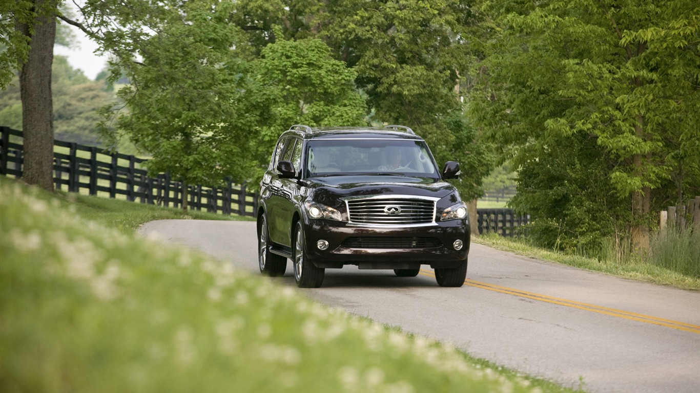 Infiniti QX56 - 2011 HD wallpaper #7 - 1366x768