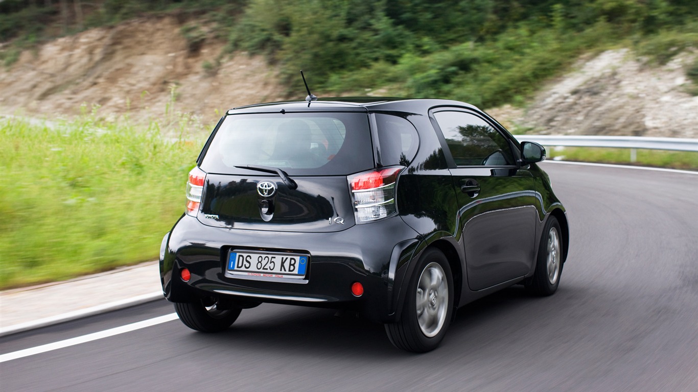 Toyota iQ - 2009 fondos de escritorio de alta definición (1) #18 - 1366x768