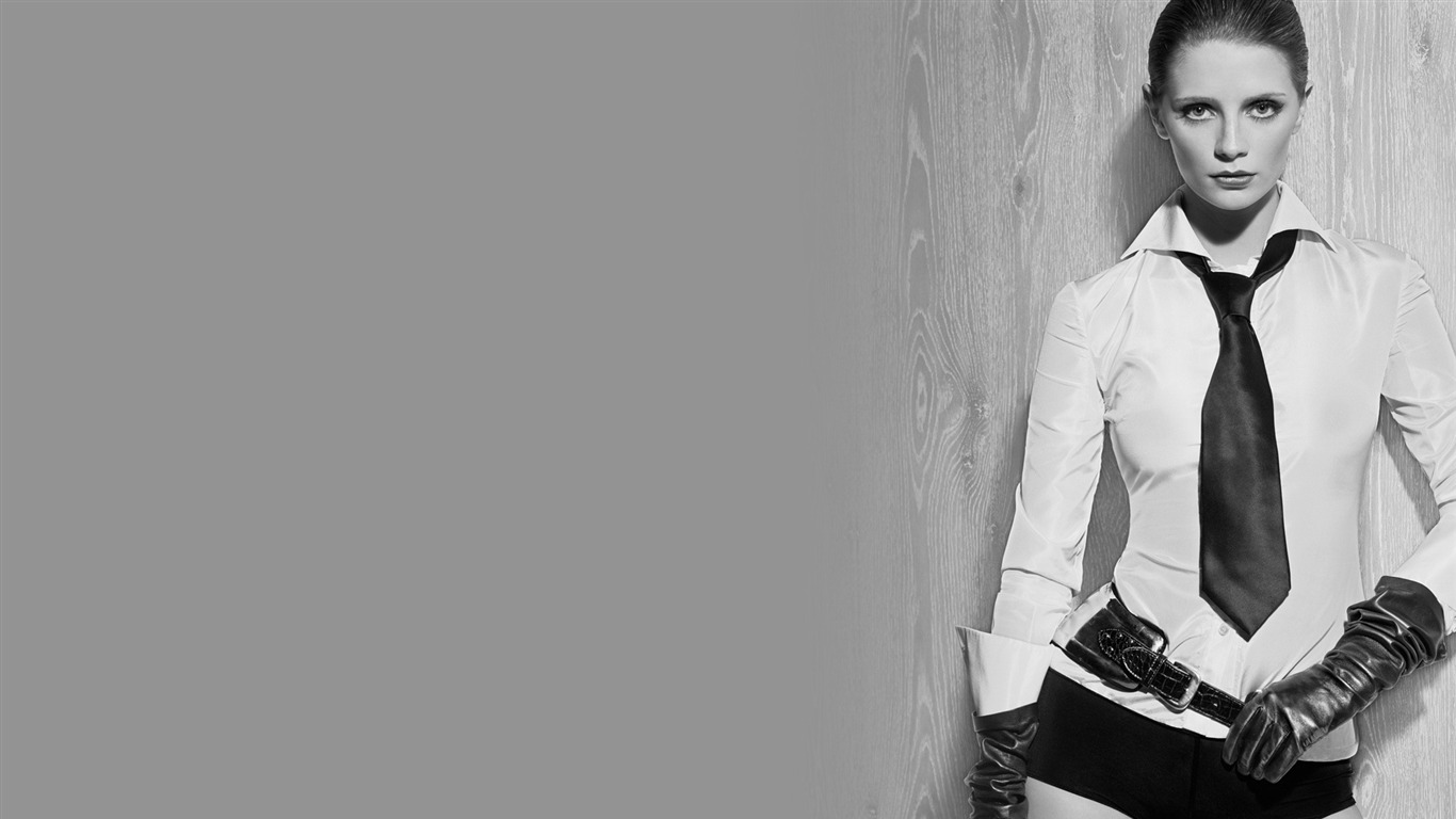 Mischa Barton hermosa fondo de pantalla (3) #13 - 1366x768