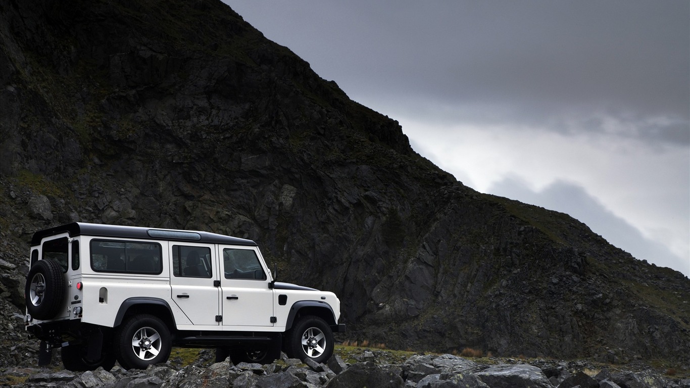Land Rover wallpapers 2011 (1) #18 - 1366x768