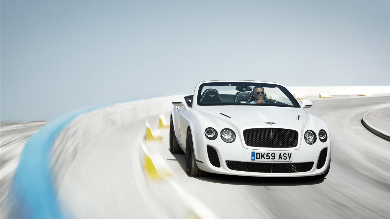 Bentley Continental Supersports Convertible - 2010 HD wallpaper #1 - 1366x768