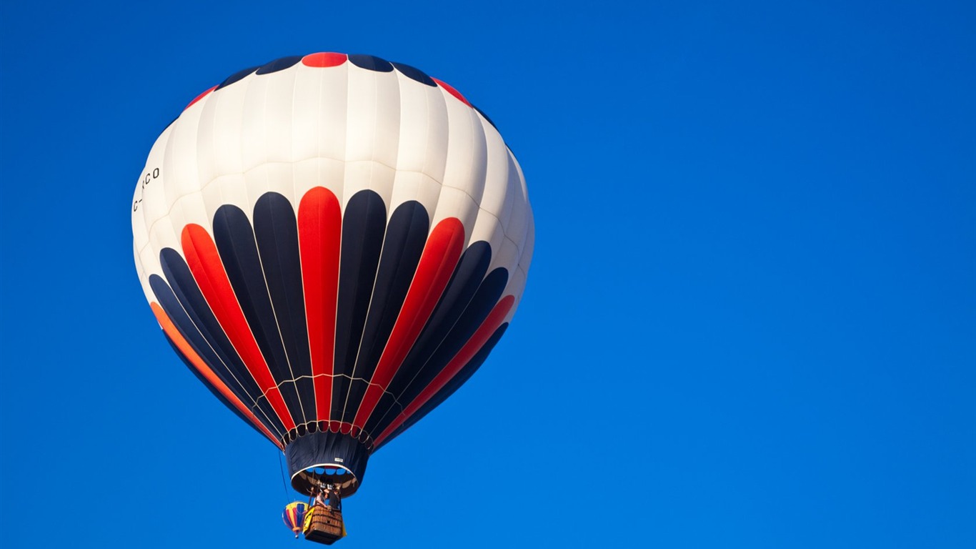 Barevné horkovzdušné balóny tapety (1) #3 - 1366x768