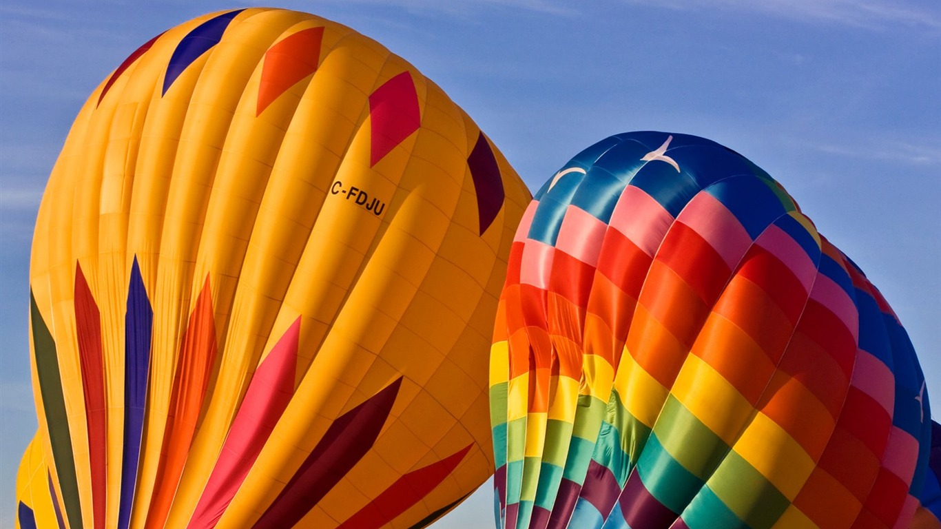 Colorful ballons à air chaud fond d'écran (2) #1 - 1366x768