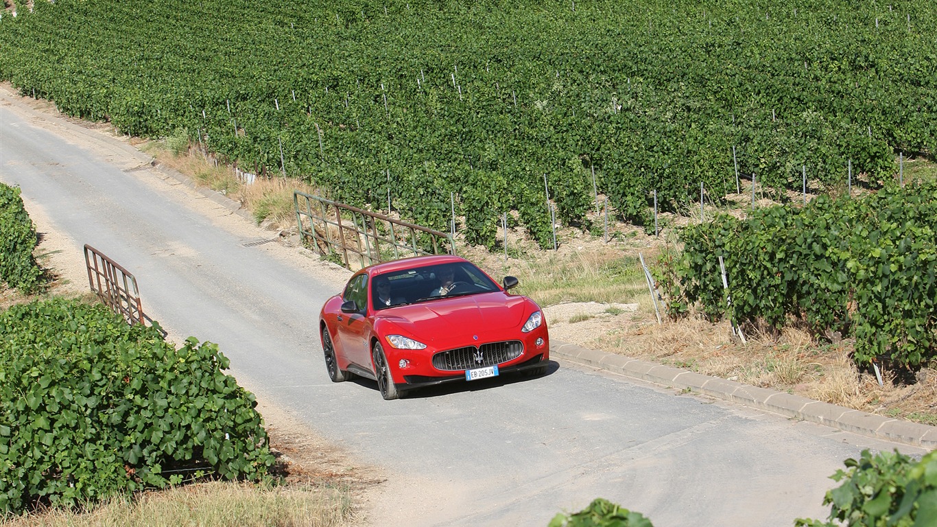 Maserati GranTurismo - 2010 HD обои #26 - 1366x768