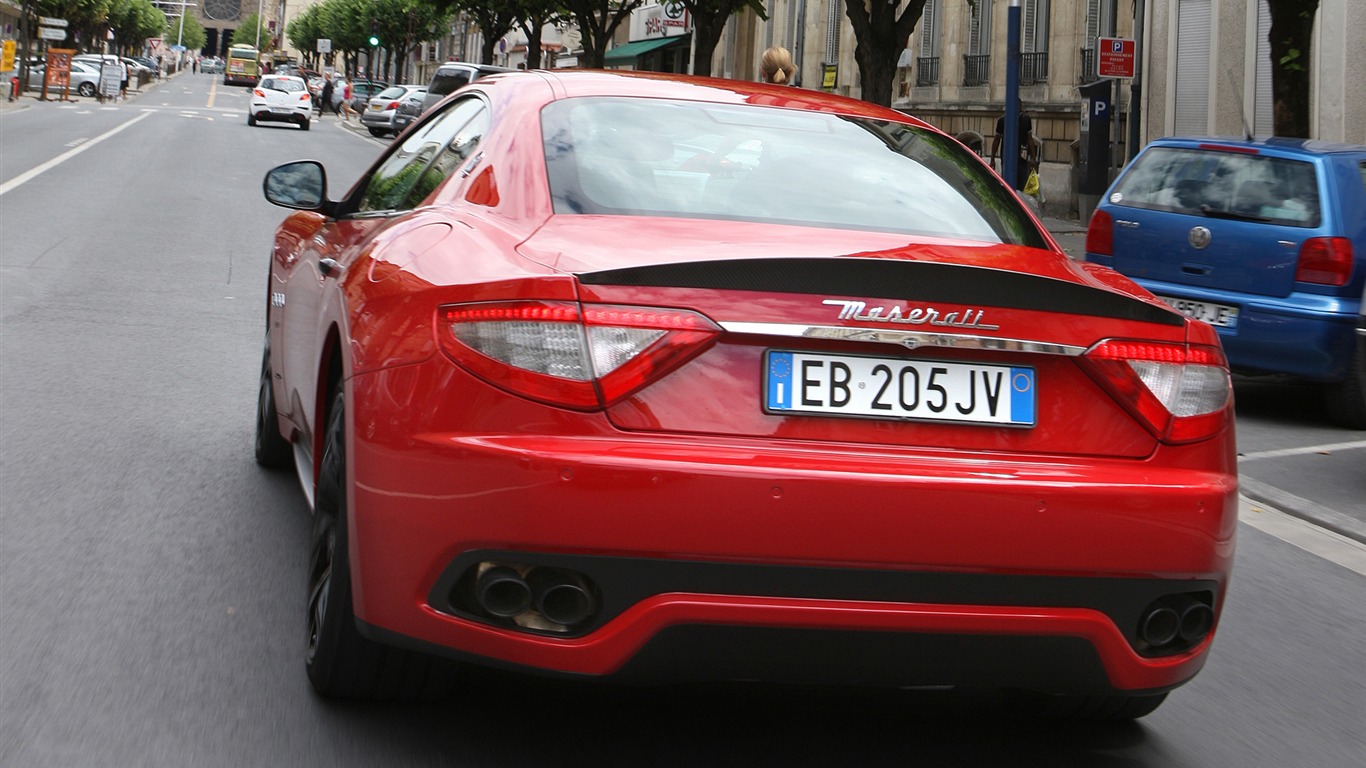 Maserati GranTurismo - 2010 HD обои #32 - 1366x768