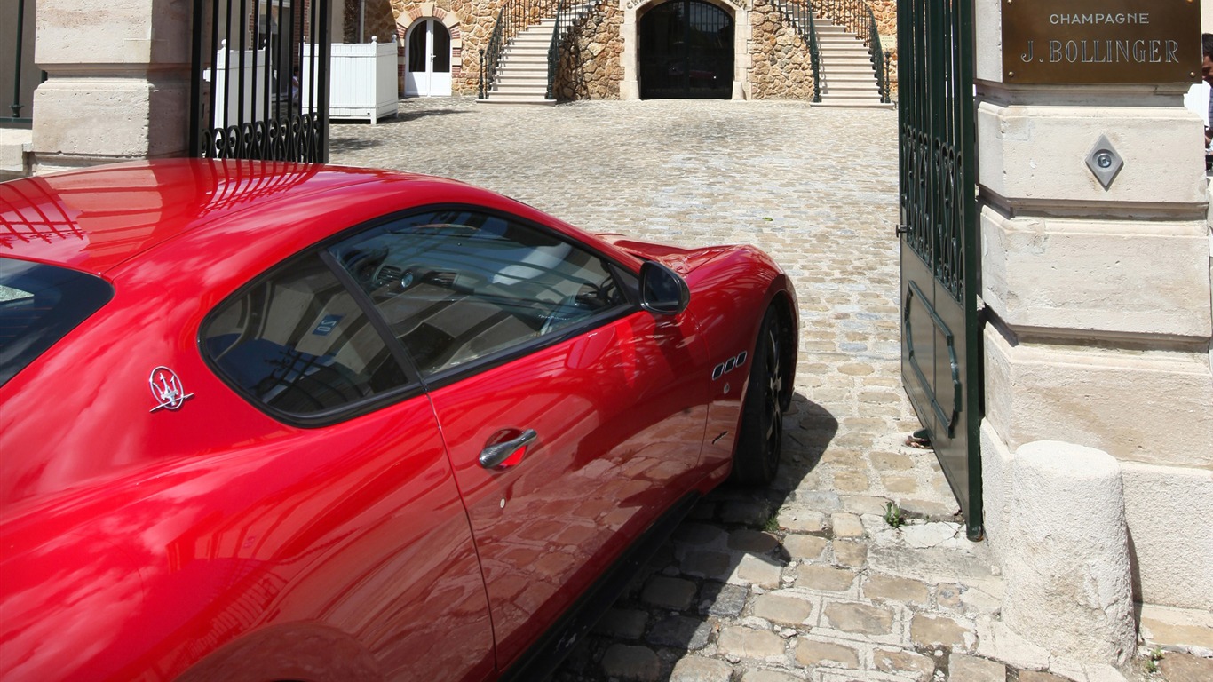 Maserati GranTurismo - 2010 HD обои #33 - 1366x768
