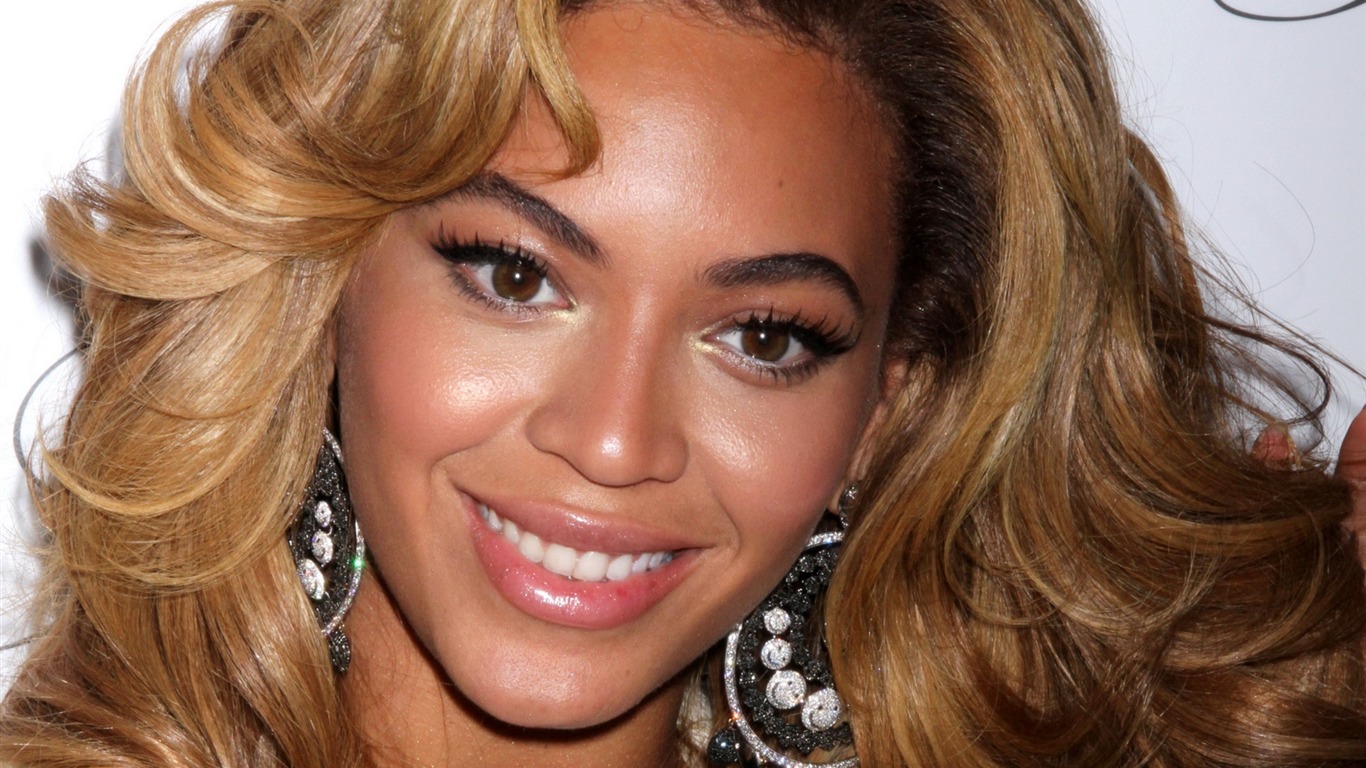 Beyonce Knowles krásnou tapetu #36 - 1366x768