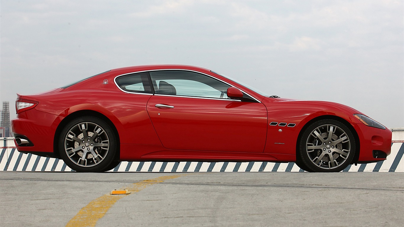 Maserati GranTurismo S - 2008 HD fond d'écran #4 - 1366x768