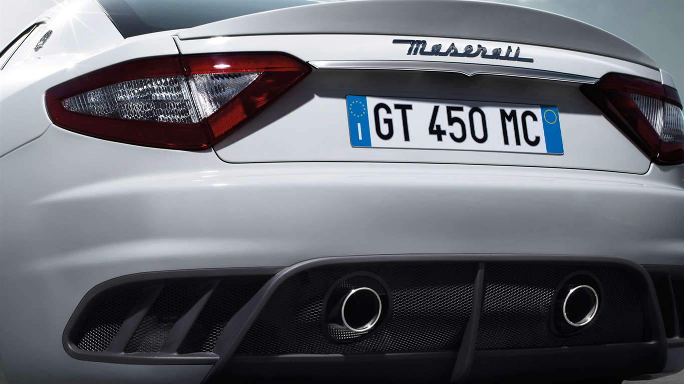 Maserati GranTurismo MC Stradale - 2010 HD Wallpaper #13 - 1366x768