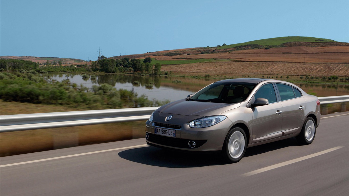 Renault Fluence - 2009 HD Wallpaper #19 - 1366x768