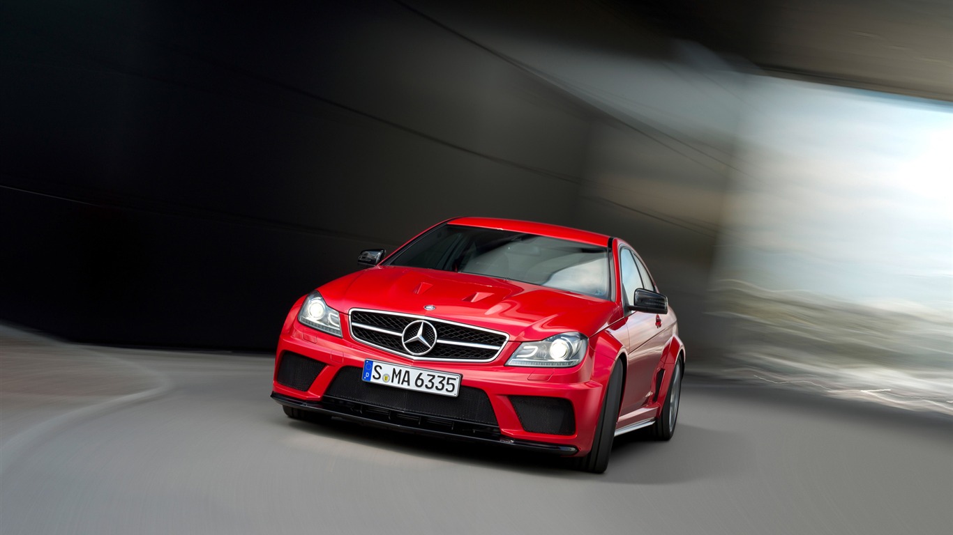Mercedes-Benz C63 AMG Black Series Coupe - 2011 HD wallpapers #5 - 1366x768