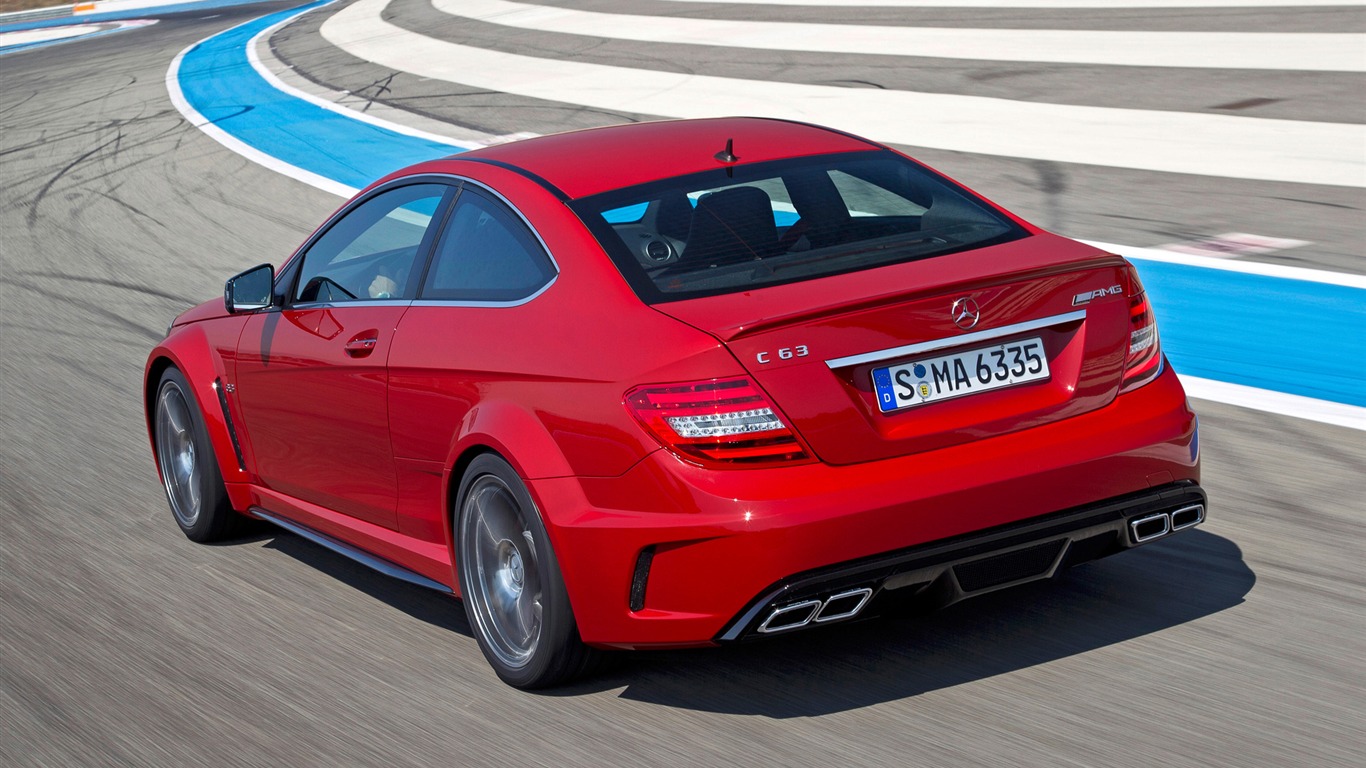 Mercedes-Benz C63 AMG Black Series Coupe - 2011 HD wallpapers #17 - 1366x768