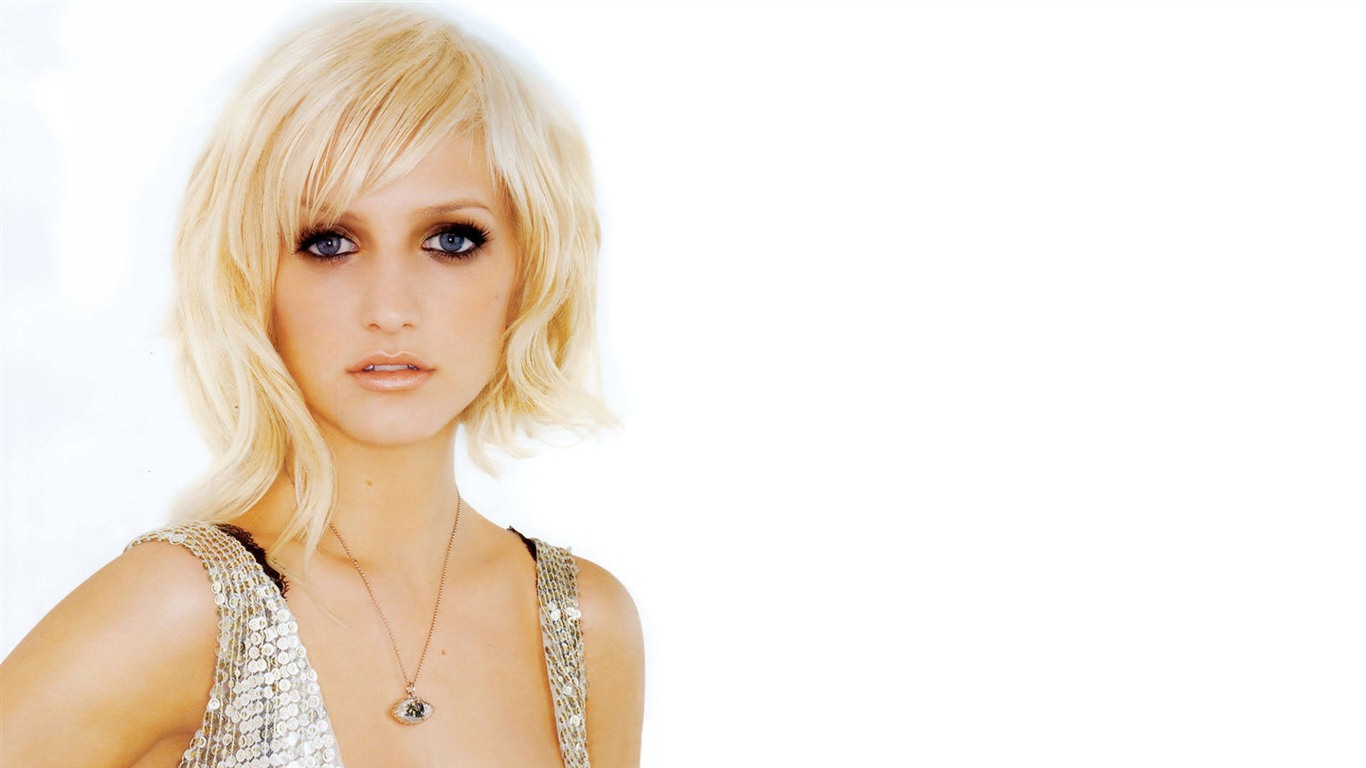 Ashlee Simpson krásnou tapetu #3 - 1366x768