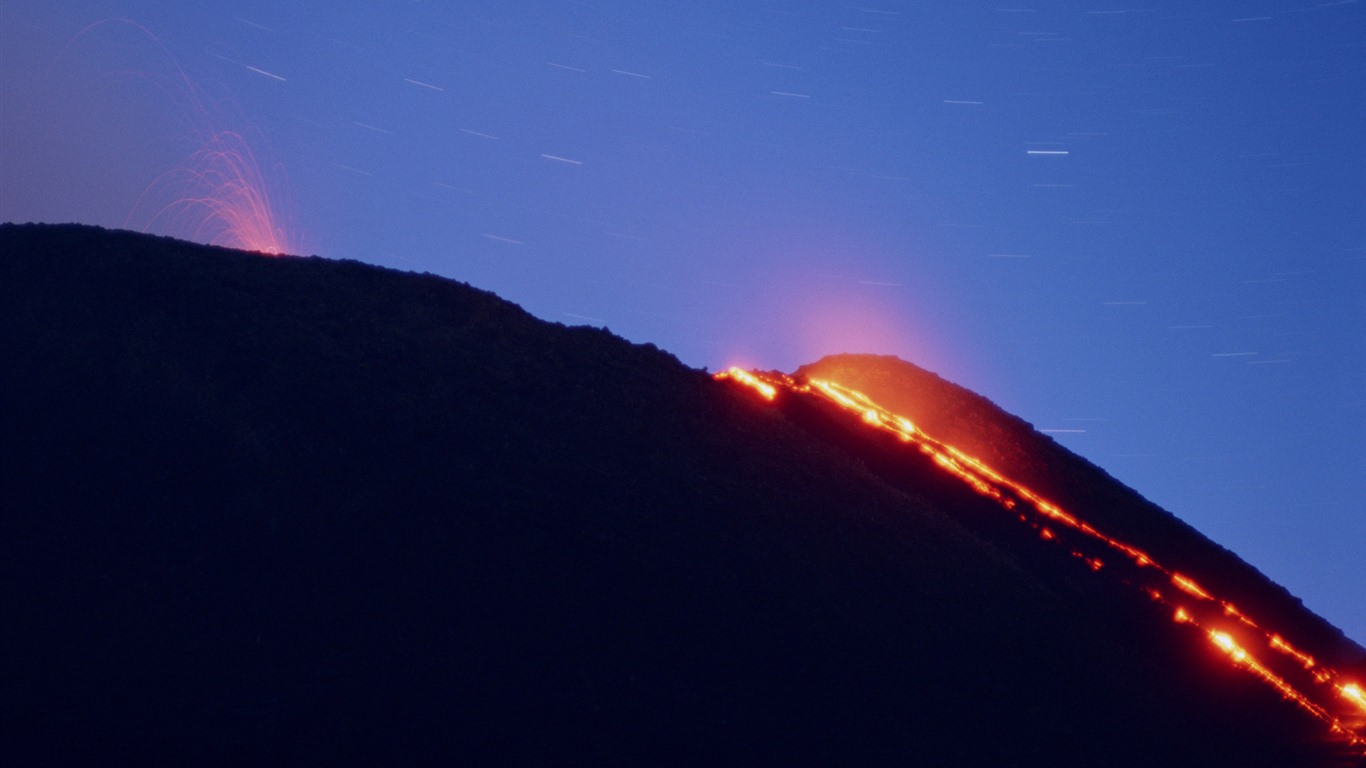 Vulkanausbruch von der herrlichen Landschaft Tapeten #3 - 1366x768